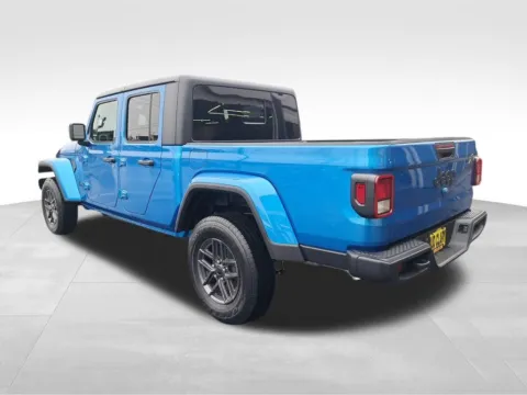 Another view of 2026 Jeep Gladiator Sport S for sale in Auburn, WA at Bud Clary Auburn CDJR