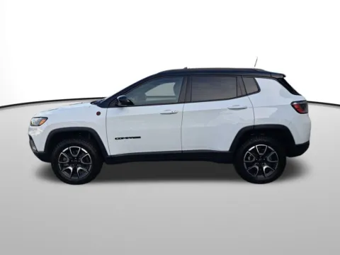 Photos of 2025 Jeep Compass Trailhawk for sale in Auburn, WA at Auburn CDJR