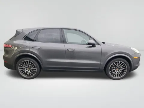 More photos of 2021 Porsche Cayenne at Auburn CDJR, WA