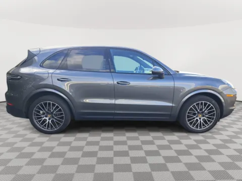 More photos of 2021 Porsche Cayenne at Auburn CDJR, WA