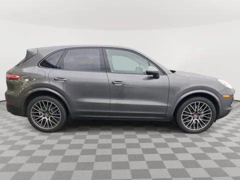 More photos of 2021 Porsche Cayenne at Auburn CDJR, WA