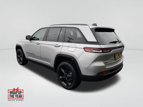 Another view of 2025 Jeep Grand Cherokee for sale in Auburn, WA at Auburn CDJR