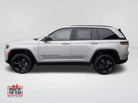 Photos of 2025 Jeep Grand Cherokee for sale in Auburn, WA at Auburn CDJR