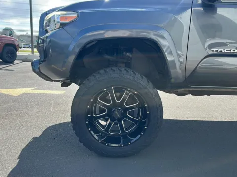 Photos of 2017 Toyota Tacoma SR5 for sale in Kahului, HI at Acura of Maui