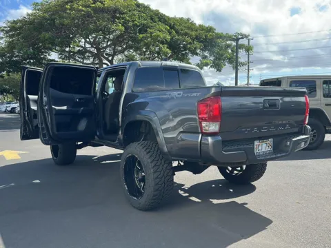 More photos of 2017 Toyota Tacoma SR5 at Acura of Maui, HI