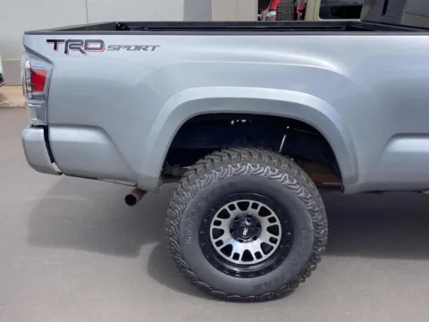 More photos of 2022 TOYOTA TACOMA at Acura of Maui, HI