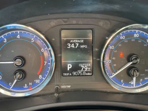 More photos of 2018 Toyota Corolla LE at Acura of Maui, HI