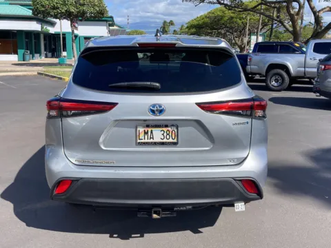 More photos of 2022 Toyota Highlander Hybrid LE at Acura of Maui, HI