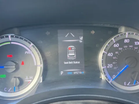 More photos of 2022 Toyota Highlander Hybrid LE at Acura of Maui, HI