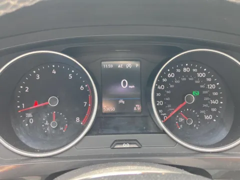 More photos of 2021 Volkswagen Tiguan SE at Acura of Maui, HI