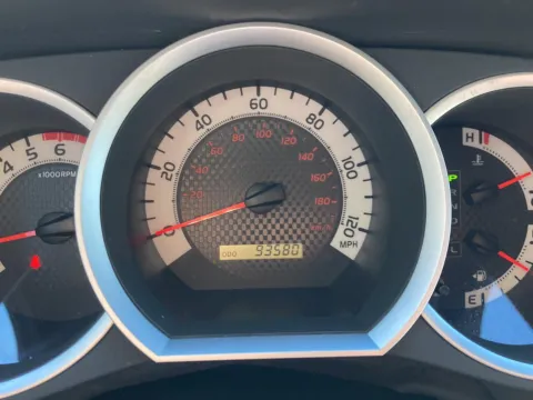 More photos of 2015 Toyota Tacoma PreRunner at Acura of Maui, HI