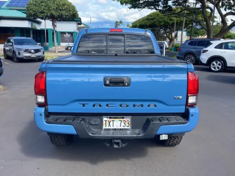 More photos of 2019 Toyota Tacoma TRD Sport at Acura of Maui, HI