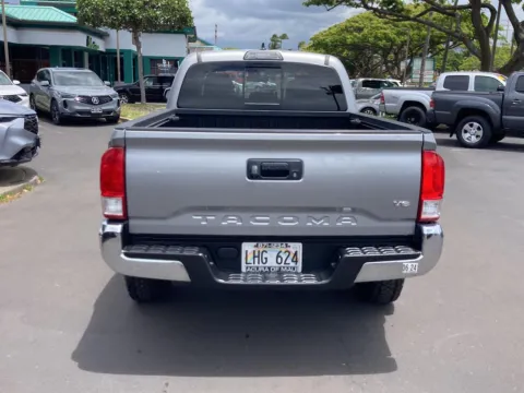 More photos of 2017 Toyota Tacoma SR5 at Acura of Maui, HI