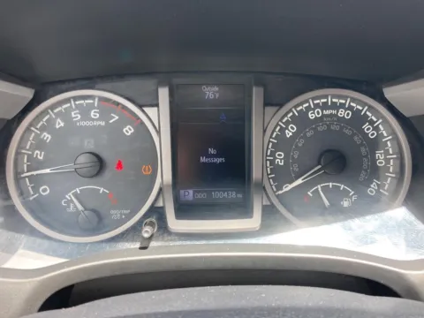 More photos of 2017 Toyota Tacoma SR5 at Acura of Maui, HI