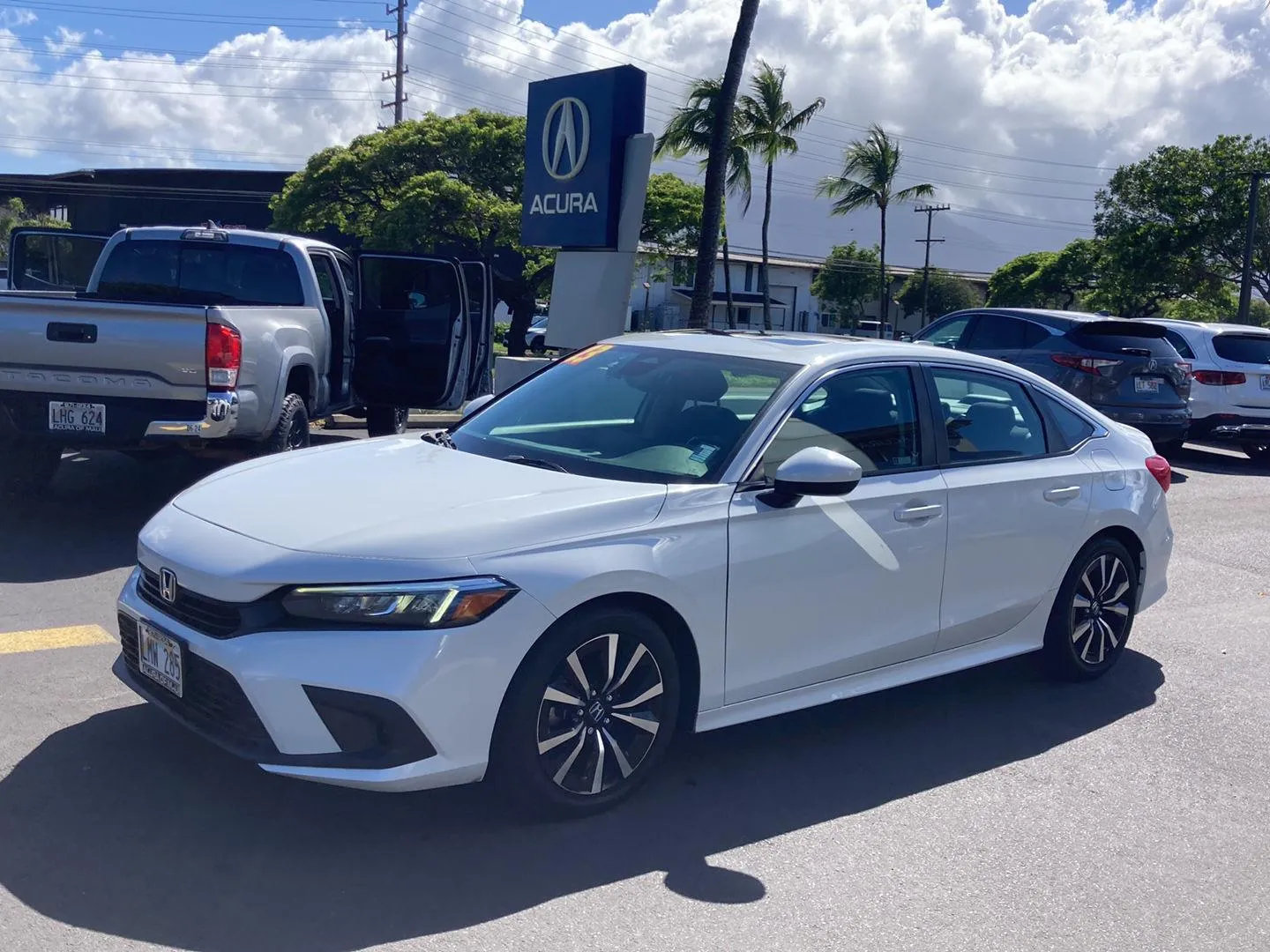White 2023 Honda Civic Sedan EX for sale in Kahului, HI
