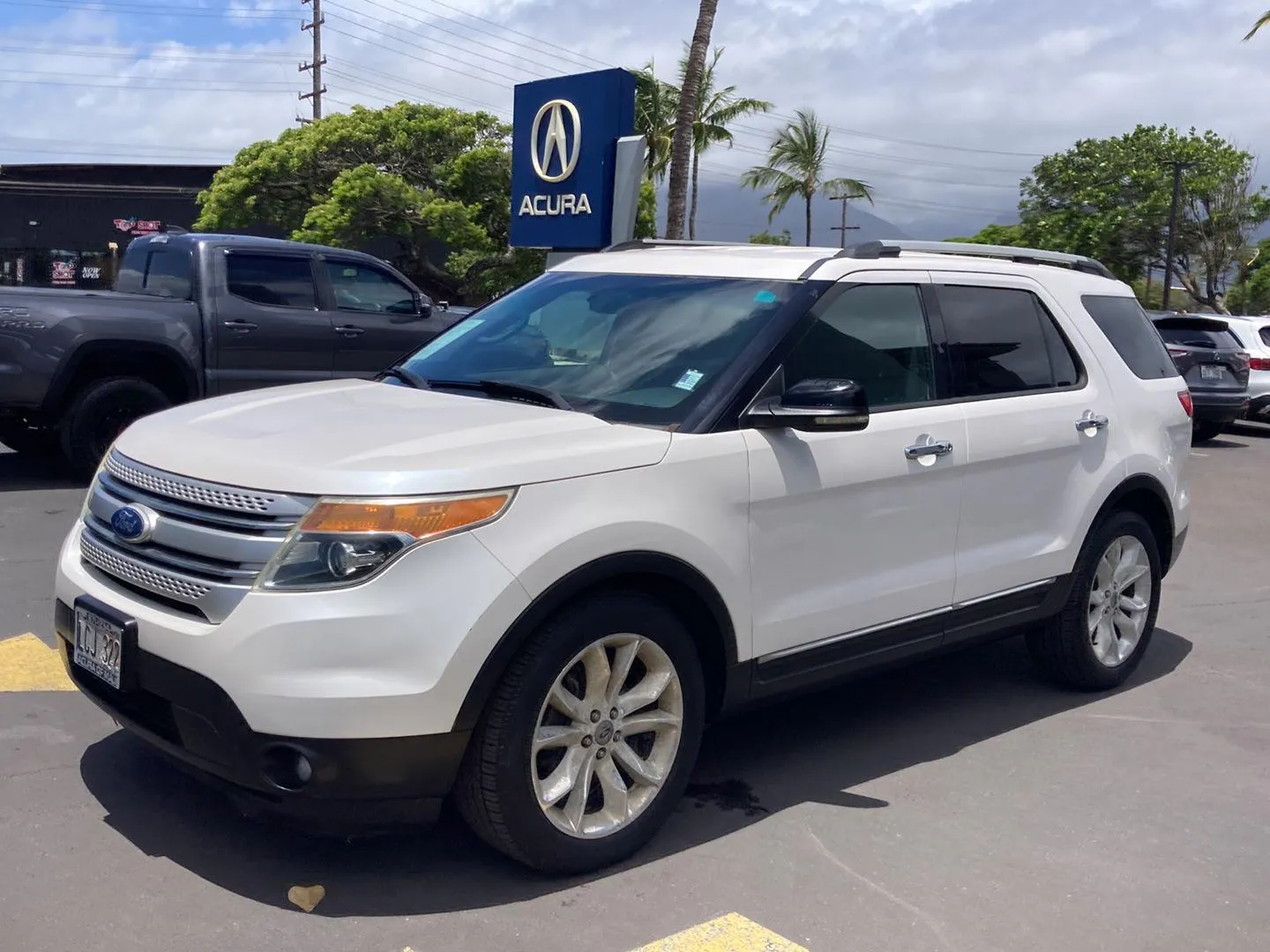 Black 2011 Ford Explorer XLT for sale in Kahului, HI