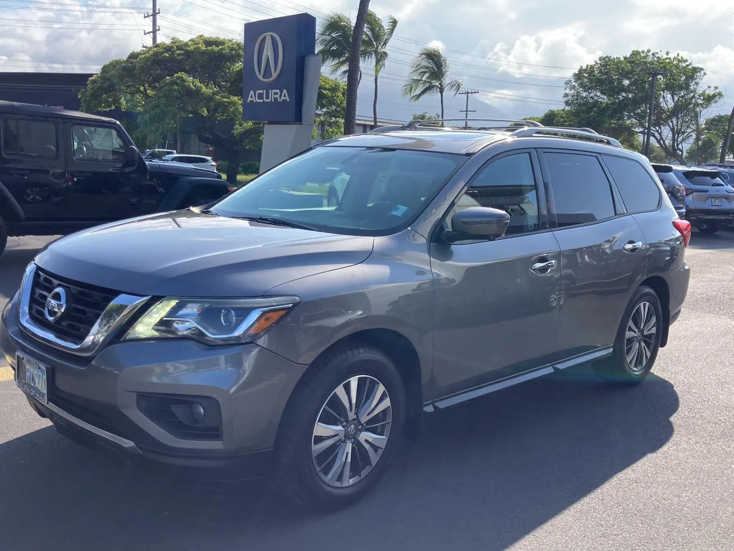 Gray 2017 Nissan Pathfinder SL for sale in Kahului, HI