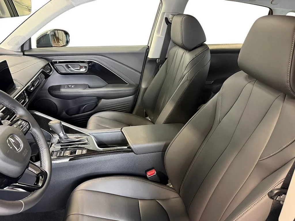 2025 Acura ADX Base - Photo 13