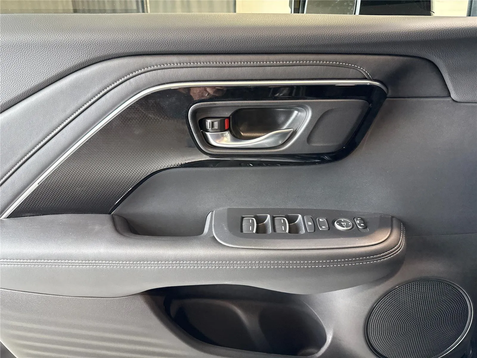 2025 Acura ADX Base - Photo 15