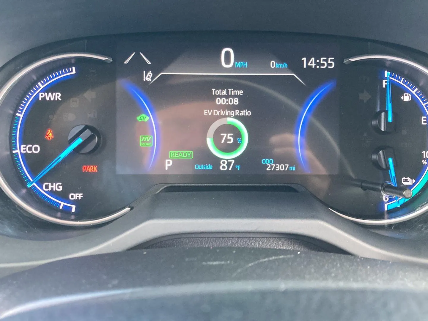 2022 Toyota RAV4 SE at Acura of Maui, photo 4
