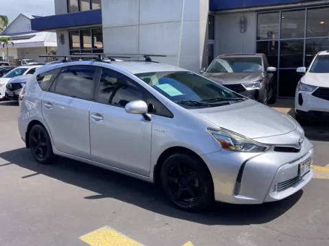More photos of 2017 Toyota Prius v Five at Acura of Maui, HI