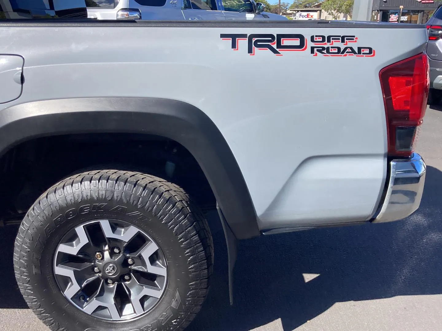 2019 Toyota Tacoma TRD Off Road at Acura of Maui, photo 5