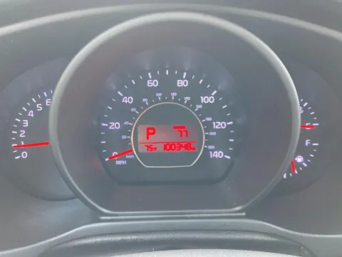 More photos of 2015 Kia Soul at Acura of Maui, HI