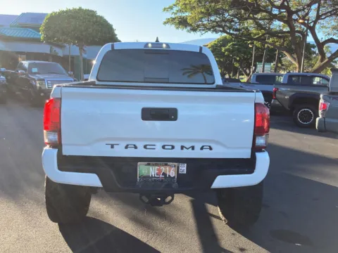 More photos of 2022 Toyota Tacoma TRD Sport at Acura of Maui, HI