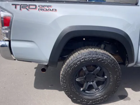 More photos of 2020 Toyota Tacoma SR5 at Acura of Maui, HI