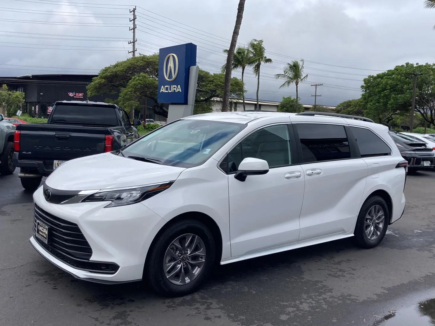 White 2026 Toyota Sienna LE for sale in Kahului, HI