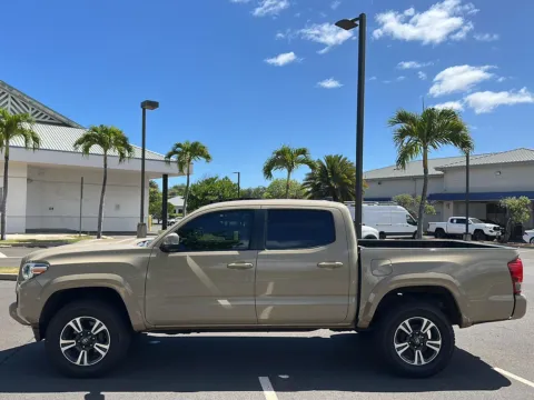 More photos of 2017 Toyota Tacoma SR5 at Acura of Maui, HI
