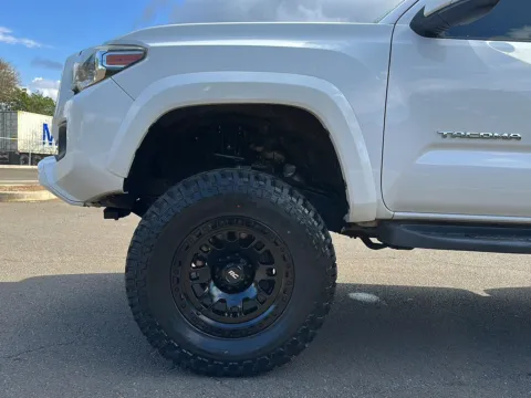 Another view of 2016 Toyota Tacoma TRD Off-Road for sale in Kahului, HI at Acura of Maui