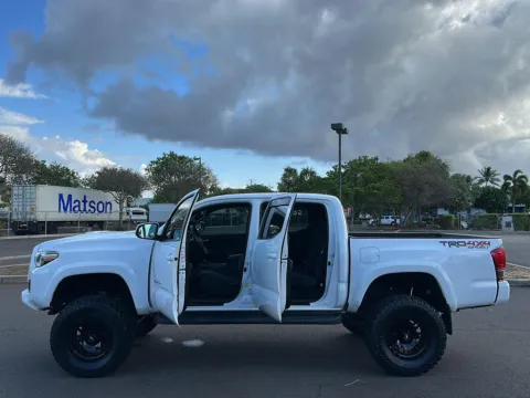 More photos of 2016 Toyota Tacoma TRD Off-Road at Acura of Maui, HI
