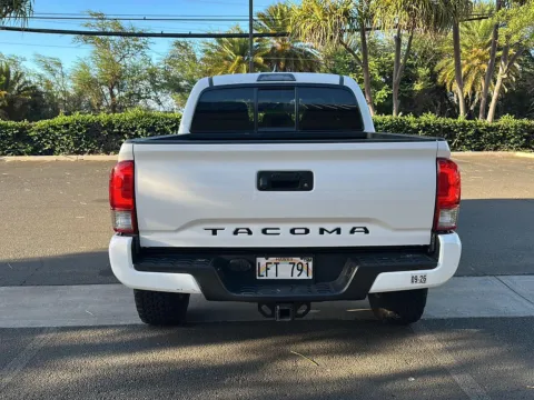 More photos of 2016 Toyota Tacoma TRD Off-Road at Acura of Maui, HI