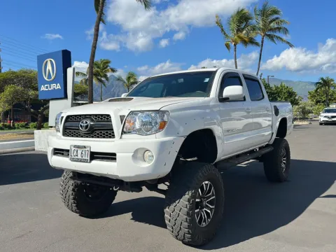 White 2011 Toyota Tacoma PreRunner V6 for sale in Kahului, HI