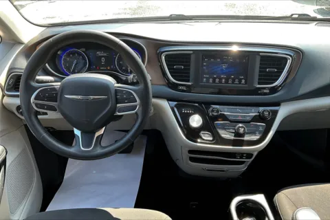 More photos of 2020 Chrysler VOYAGER at Master's Transportation - Bentonville, AR