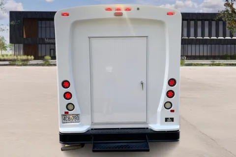 More photos of 2019 Ford E350 at Master's Transportation - Bentonville, AR