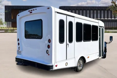More photos of 2019 Ford E350 at Master's Transportation - Bentonville, AR