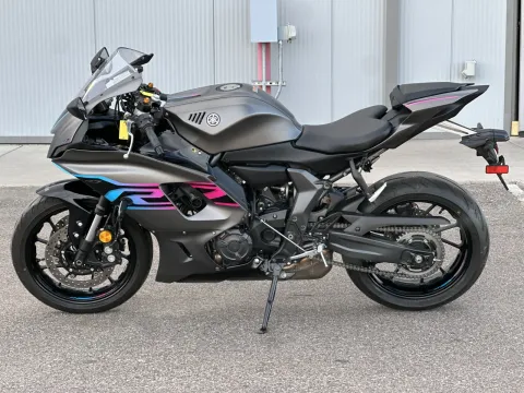More photos of 2024 Yamaha YZF R7 at Strictly Powersports, CO