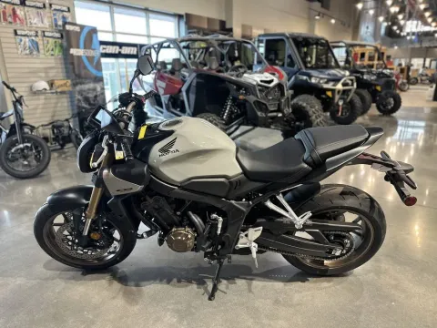 More photos of 2025 Honda CB650R E-Clutch at Strictly Powersports, CO