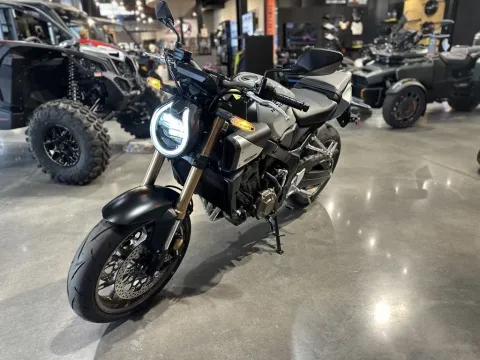 More photos of 2025 Honda CB650R E-Clutch at Strictly Powersports, CO