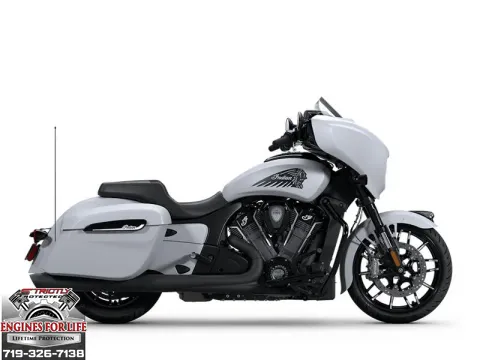 2025 Indian Motorcycle Chieftain® Dark Horse® w/PowerBand Audio