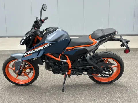 More photos of 2025 KTM 390 Duke at Strictly Powersports, CO