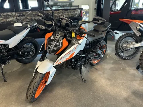 More photos of 2024 KTM 250 Duke at Strictly Powersports, CO