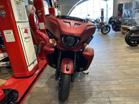More photos of 2025 Indian Motorcycle Roadmaster® PowerPlus Dark Horse® 112 w/PowerBand Sunset Red Smoke at Strictly Powersports, CO
