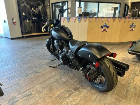 More photos of 2024 Indian Motorcycle Chief Bobber Dark Horse® Black Smoke at Strictly Powersports, CO
