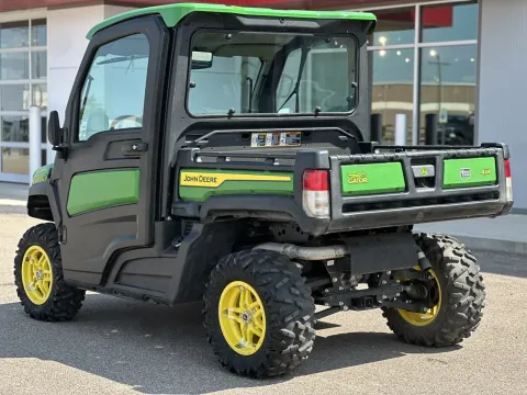 More photos of 2023 John Deere Gator XUV835R Signature at Strictly Powersports, CO
