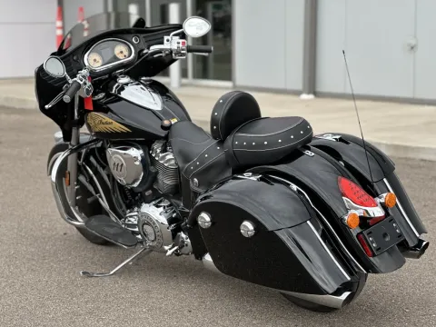 More photos of 2016 INDIAN Chieftain at Strictly Powersports, CO