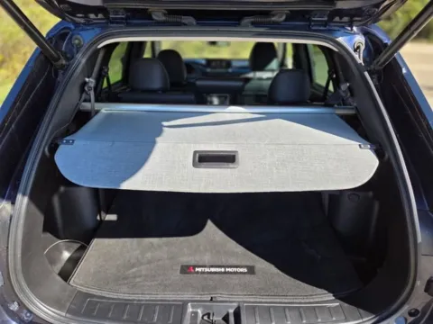 More photos of 2023 Mitsubishi Outlander SE at Hixson Ford Leesville, LA