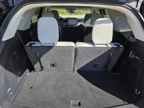 More photos of 2025 Ford Explorer Active at Hixson Ford Leesville, LA